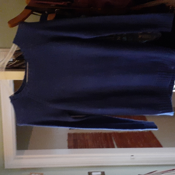 Sweater - Picture 2 of 4